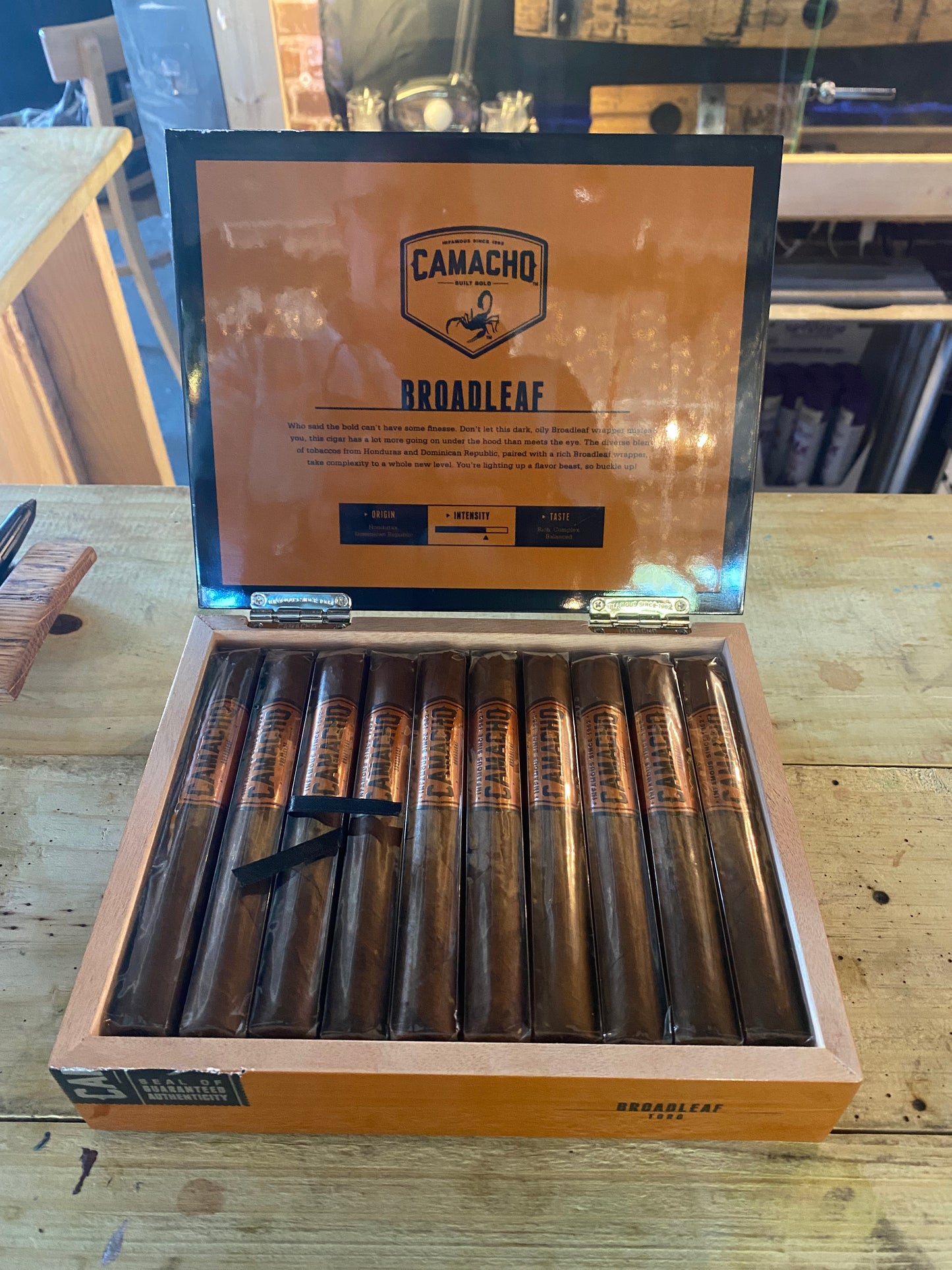 Cigar=Camacho, Broadleaf