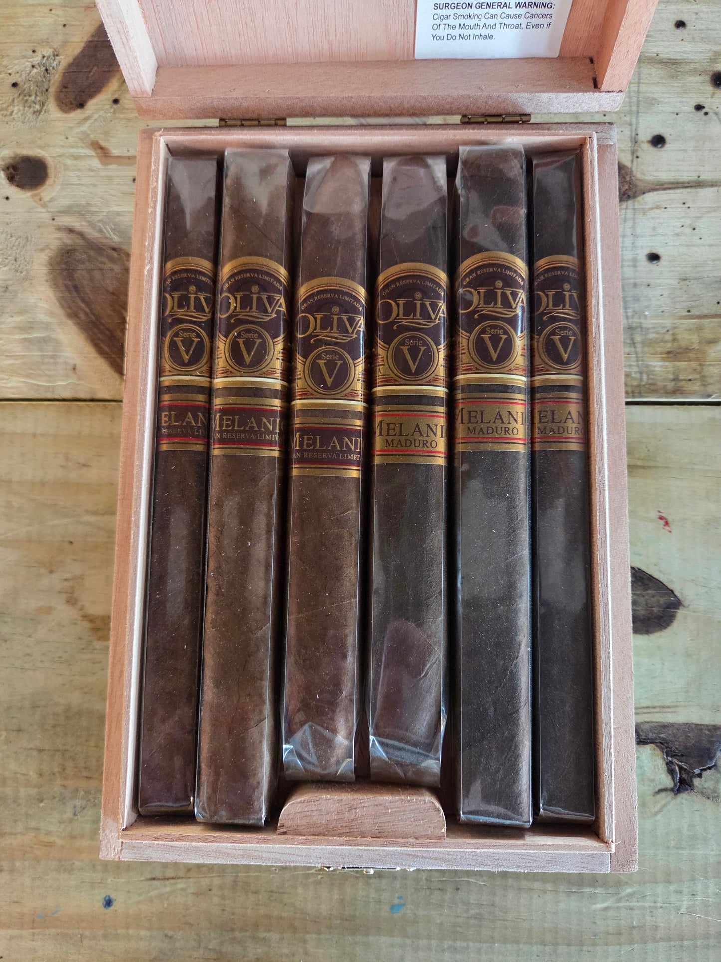 Cigar= Oliva, Series V Melanio, 6 premium cigar sampler