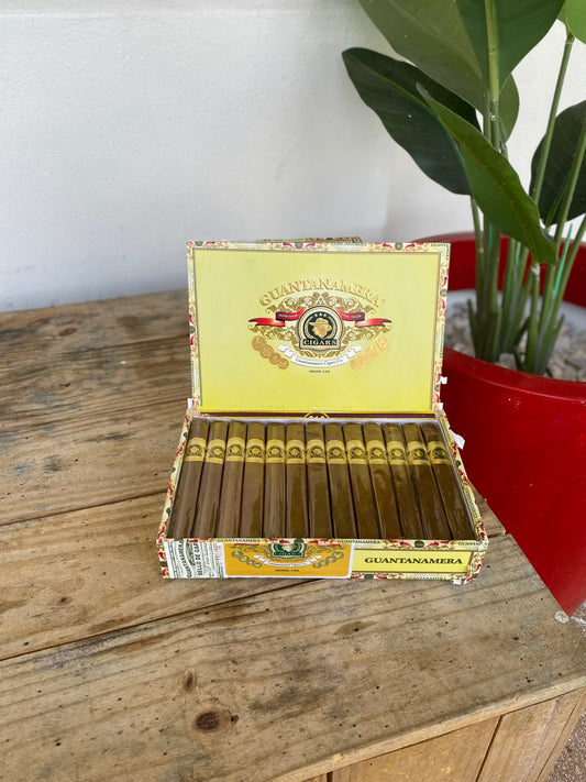 Cigar= Gauntanamera Habano Clasico_ Sublime