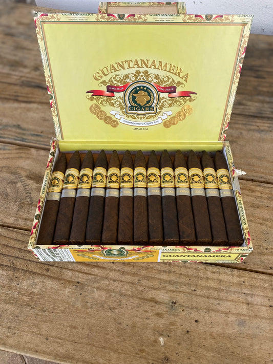 Cigar= Guantanamera X-Aniversario Piramide (6.2 x 52)