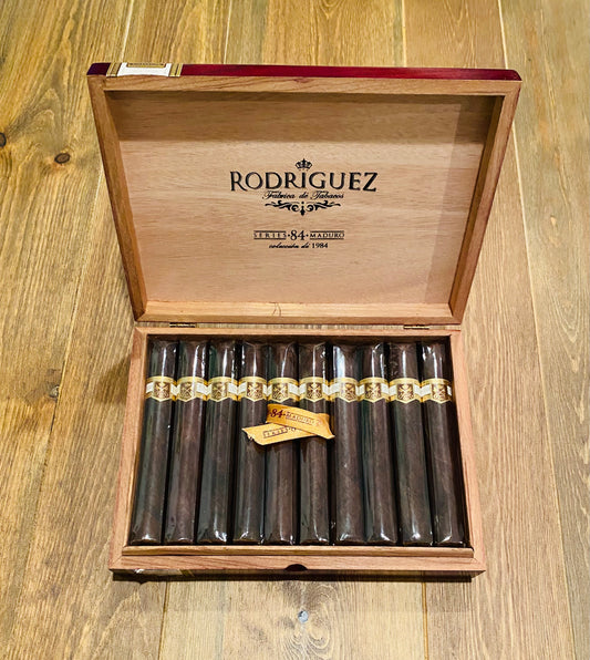 Cigar= Rodriguez Seires 84 Gran Toro